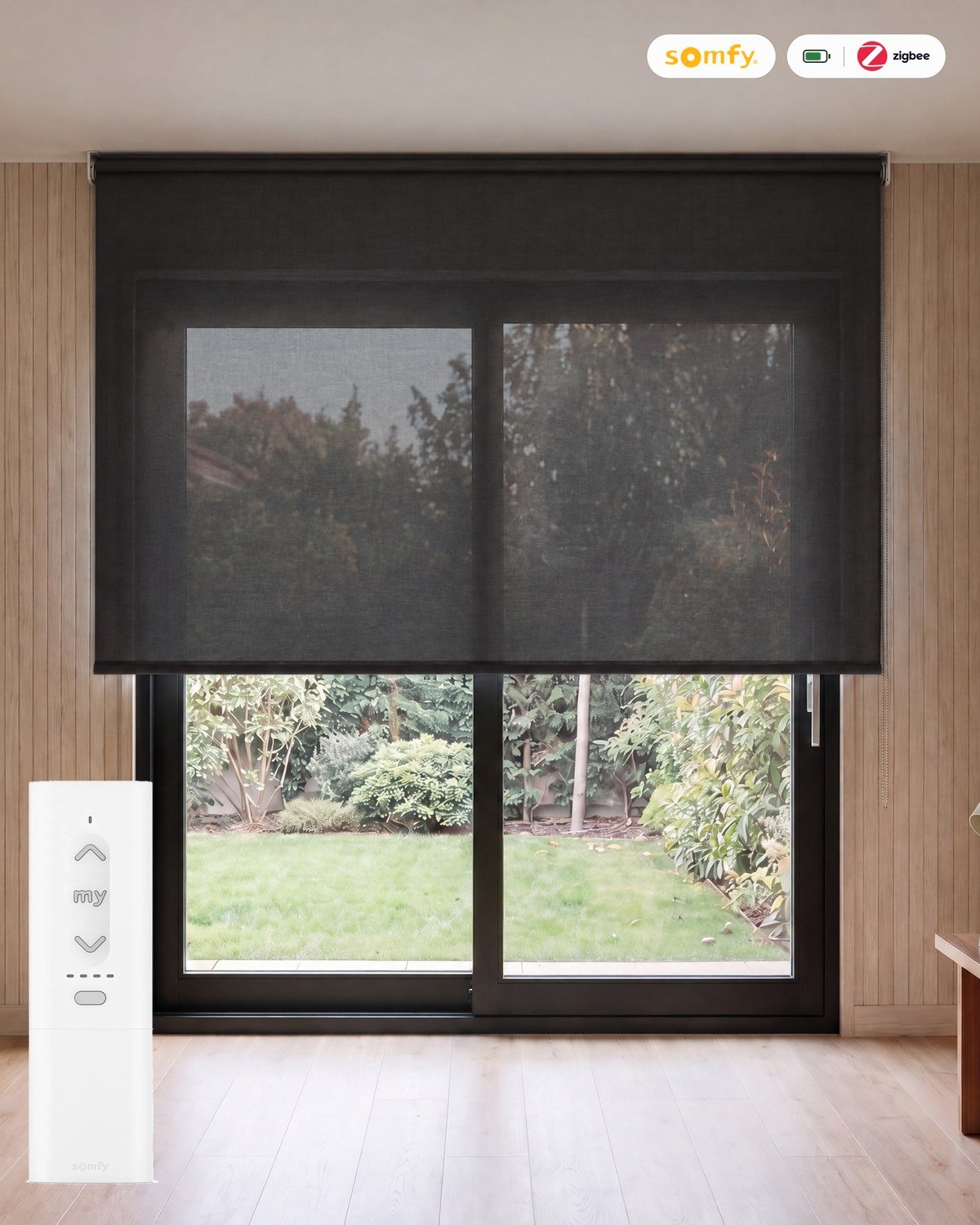 Estor enrollable motorizado screen de poliéster 5% Negro (1010) con mando Somfy Zigbee, batería y cargador