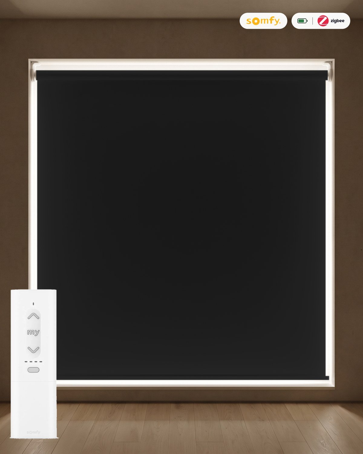 Estor enrollable opaco LuxBlock Negro motorizado con mando Somfy Zigbee, batería y cargador